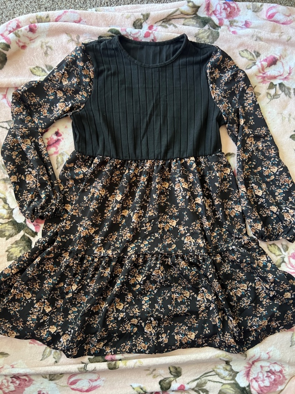 SHEIN Black Floral Tiered Long-Sleeve Casual Dress